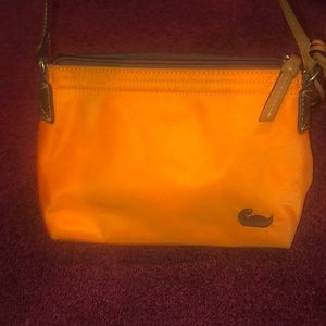 Small Dooney & Bourke purse